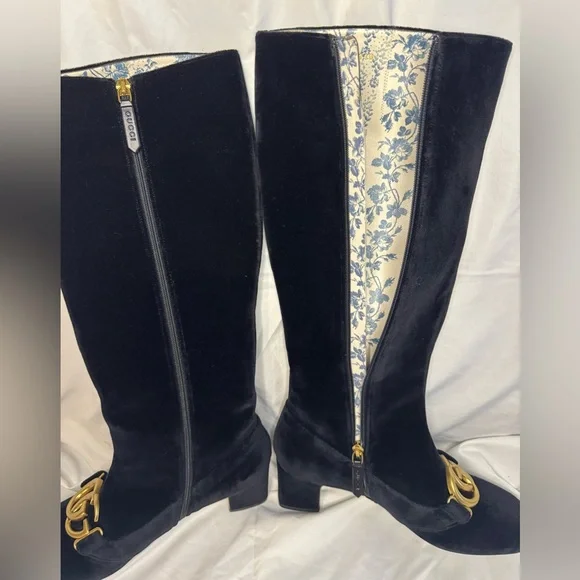 NWOB Gucci Marmont Double G Black Velvet Boots with GG Gold Logo size EU 38 1/2 - Picture 4 of 12